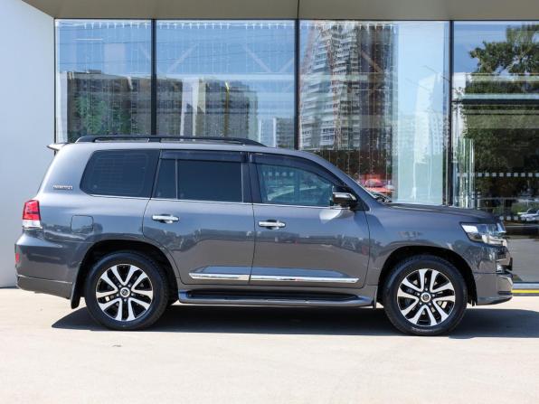 Toyota Land Cruiser 200 Series Рестайлинг 2 с пробегом 2019 года, цена 7 998 000 рублей, 82477 км, внедорожник, Автокод Объявления