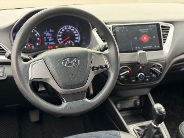 Hyundai Solaris II с пробегом 2019 года, цена 780 000 рублей, 350200 км, седан, Автокод Объявления