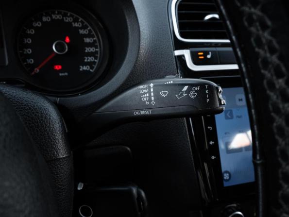 Volkswagen Polo V с пробегом 2014 года, цена 550 000 рублей, 303622 км, седан, Автокод Объявления