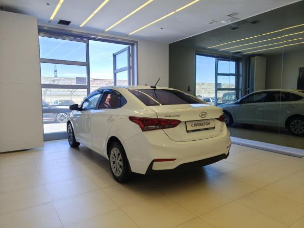 Hyundai Solaris II с пробегом 2017 года, цена 910 000 рублей, 207860 км, седан, Автокод Объявления