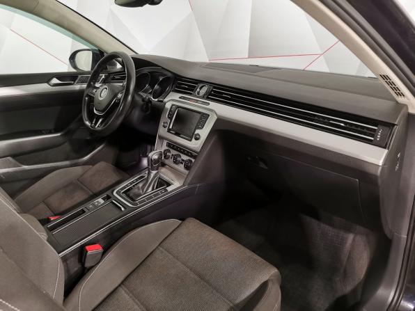 Volkswagen Passat B8 с пробегом 2016 года, цена 1 465 150 рублей, 292177 км, седан, Автокод Объявления