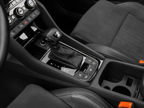 Skoda Karoq I с пробегом 2020 года, цена 2 140 000 рублей, 217592 км, внедорожник, Автокод Объявления