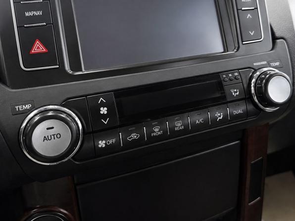 Toyota Land Cruiser Prado 150 Series Рестайлинг 1 с пробегом 2014 года, цена 3 699 000 рублей, 113913 км, внедорожник, Автокод Объявления