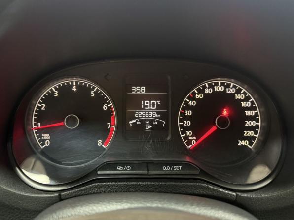 Volkswagen Polo V Рестайлинг с пробегом 2016 года, цена 950 000 рублей, 225000 км, седан, Автокод Объявления