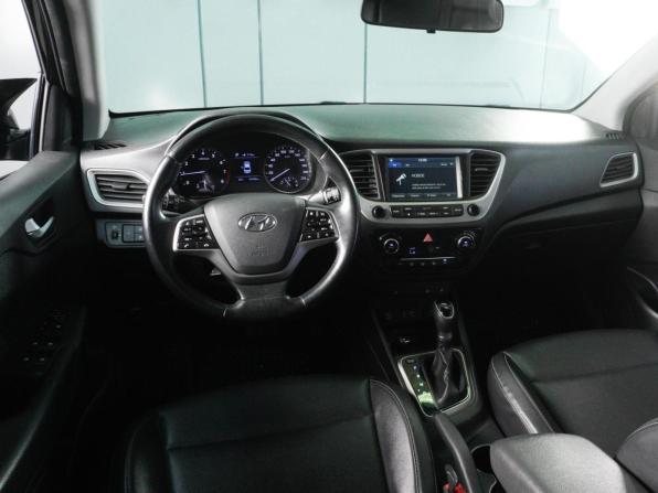 Hyundai Solaris II с пробегом 2018 года, цена 1 599 000 рублей, 96948 км, седан, Автокод Объявления