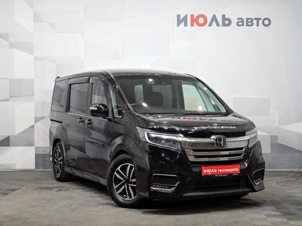 Honda Stepwgn V Рестайлинг с пробегом 2017 года, цена 2 300 000 рублей, 117098 км, минивэн, Автокод Объявления