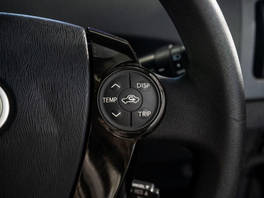 Toyota Prius III Рестайлинг (XW30) Иркутск  - изображение 12
