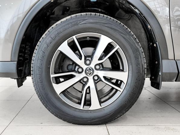 Toyota RAV4 IV (XA40) Рестайлинг с пробегом 2017 года, цена 2 399 000 рублей, 89502 км, внедорожник, Автокод Объявления
