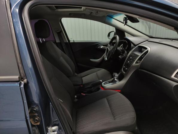 Opel Astra J с пробегом 2011 года, цена 570 000 рублей, 247870 км, хэтчбек, Автокод Объявления