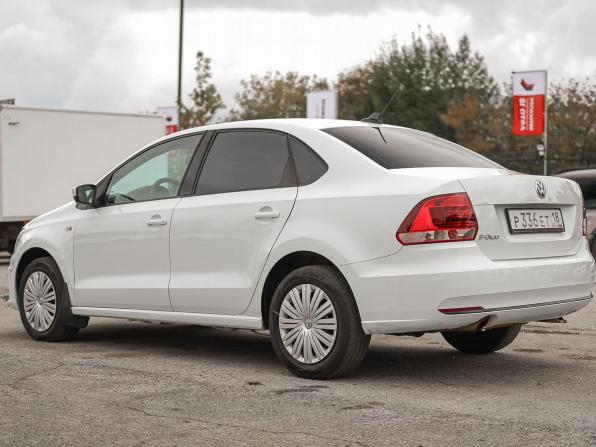 Volkswagen Polo V Рестайлинг с пробегом 2017 года, цена 949 000 рублей, 128537 км, седан, Автокод Объявления
