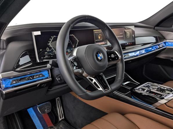 BMW 7 серии VII (G70) с пробегом 2025 года, цена 15 200 000 рублей, 6532 км, седан, Автокод Объявления