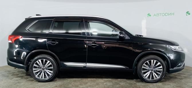 Mitsubishi Outlander III Рестайлинг 3 с пробегом 2019 года, цена 1 849 000 рублей, 132000 км, внедорожник, Автокод Объявления
