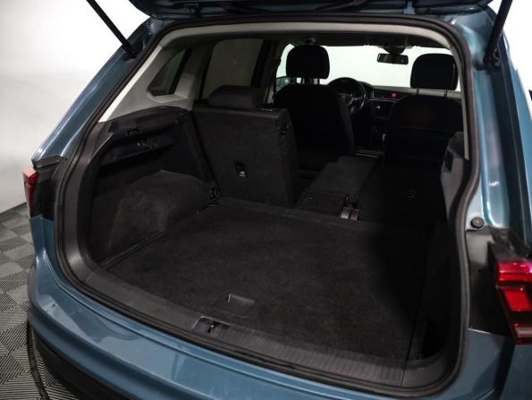 Volkswagen Tiguan II с пробегом 2020 года, цена 1 999 000 рублей, 179212 км, внедорожник, Автокод Объявления