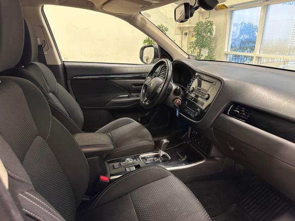 Mitsubishi Outlander III Рестайлинг 2 с пробегом 2018 года, цена 1 995 000 рублей, 97000 км, внедорожник, Автокод Объявления