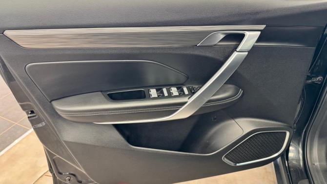 Geely Atlas Pro с пробегом 2024 года, цена 2 200 000 рублей, 48682 км, внедорожник, Автокод Объявления