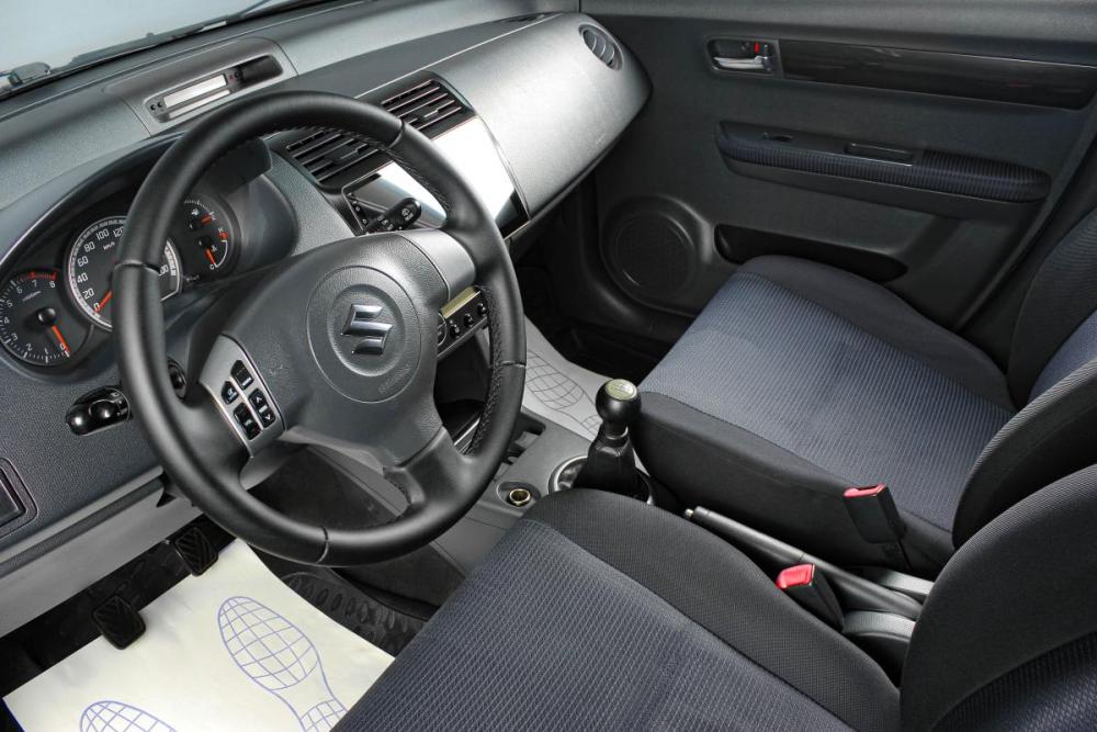 Suzuki Swift III Тюмень  - изображение 8