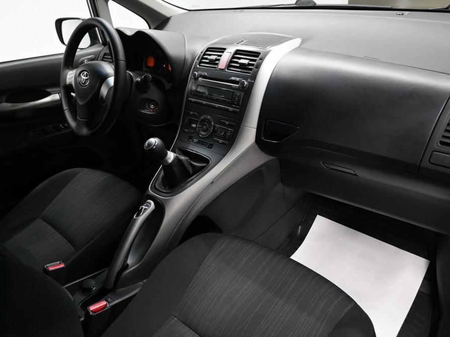 Toyota Auris I Тверь  - изображение 13
