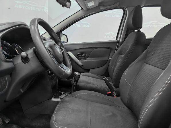 Renault Logan II Рестайлинг с пробегом 2021 года, цена 550 000 рублей, 171000 км, седан, Автокод Объявления