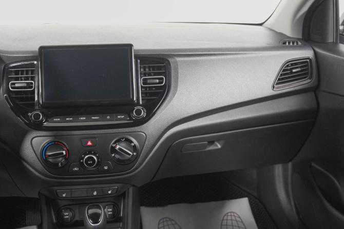 Hyundai Solaris II Рестайлинг с пробегом 2021 года, цена 1 649 000 рублей, 57073 км, седан, Автокод Объявления
