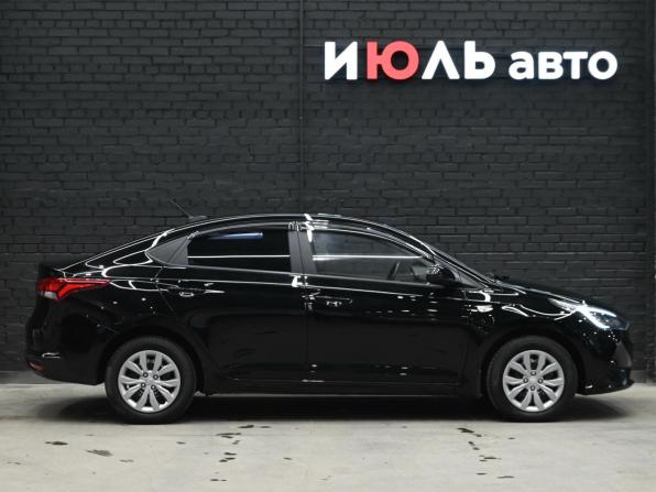 Hyundai Solaris II Рестайлинг с пробегом 2021 года, цена 1 720 000 рублей, 66349 км, седан, Автокод Объявления