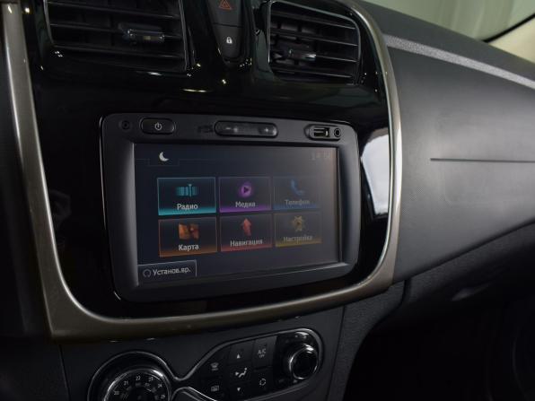 Renault Sandero II Рестайлинг с пробегом 2018 года, цена 949 995 рублей, 89640 км, хэтчбек, Автокод Объявления