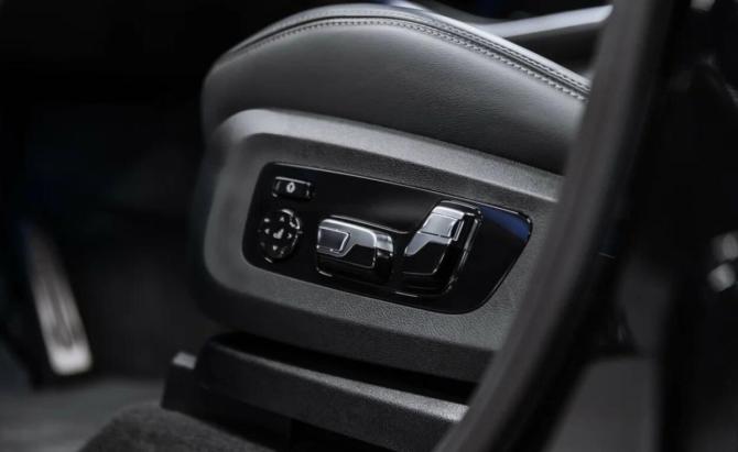Новый BMW X7 I (G07) Рестайлинг 2025 года, цена 18 900 000 рублей, внедорожник, Автокод Объявления
