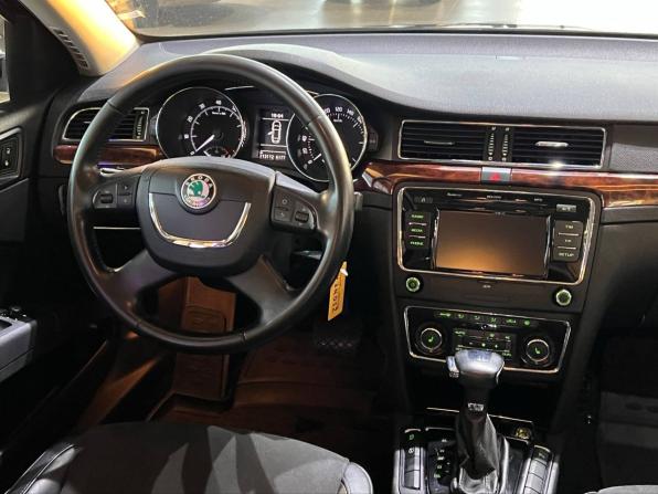 Skoda Superb II с пробегом 2011 года, цена 1 135 000 рублей, 213112 км, лифтбек, Автокод Объявления