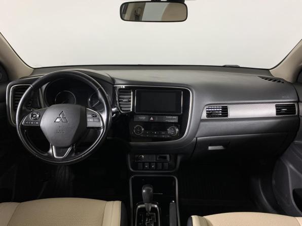 Mitsubishi Outlander III Рестайлинг 2 с пробегом 2018 года, цена 1 698 000 рублей, 155705 км, внедорожник, Автокод Объявления