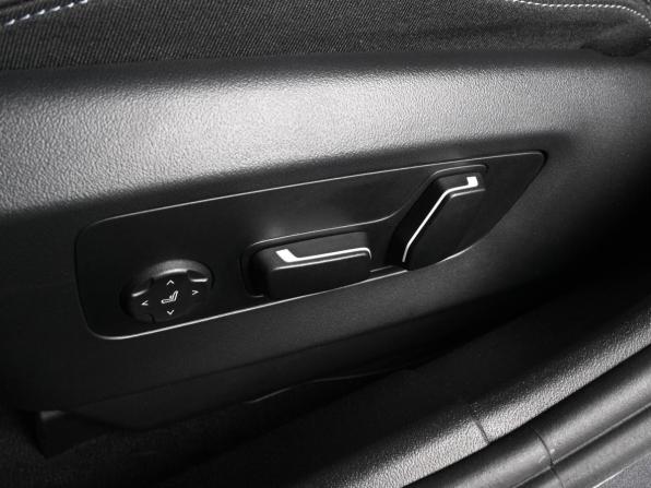 BMW 5 серии VIII (G60/G61/G68) с пробегом 2024 года, цена 7 649 000 рублей, 9460 км, седан, Автокод Объявления