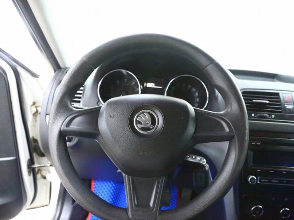 Skoda Yeti I Рестайлинг с пробегом 2014 года, цена 785 000 рублей, 219000 км, внедорожник, Автокод Объявления