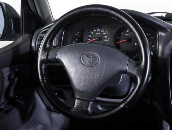 Toyota Land Cruiser 100 Series с пробегом 2001 года, цена 1 500 000 рублей, 427000 км, внедорожник, Автокод Объявления