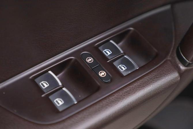 Volkswagen Touareg II Рестайлинг с пробегом 2016 года, цена 3 249 000 рублей, 184000 км, внедорожник, Автокод Объявления