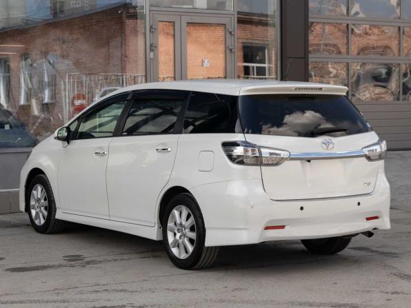 Toyota Wish II Рестайлинг с пробегом 2014 года, цена 1 550 000 рублей, 101991 км, минивэн, Автокод Объявления