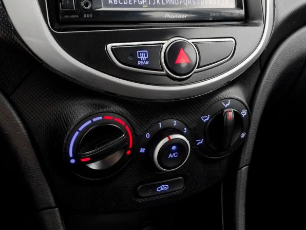 Hyundai Solaris I с пробегом 2012 года, цена 495 000 рублей, 245560 км, седан, Автокод Объявления