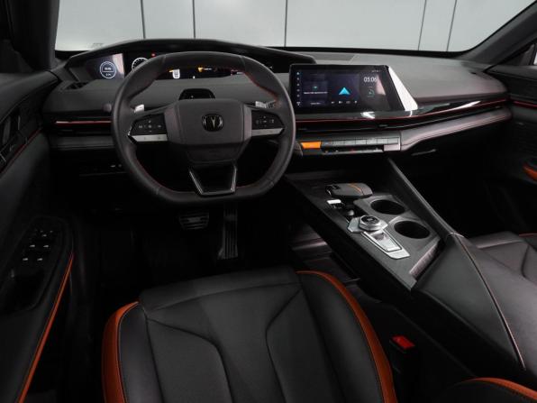 Changan UNI-V I с пробегом 2023 года, цена 2 054 000 рублей, 70539 км, лифтбек, Автокод Объявления