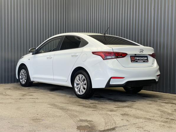 Hyundai Solaris II с пробегом 2019 года, цена 1 097 000 рублей, 102959 км, седан, Автокод Объявления