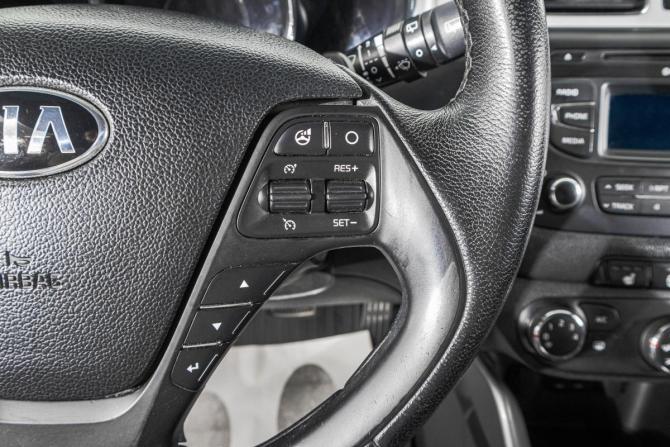 Kia Ceed II с пробегом 2015 года, цена 949 000 рублей, 214000 км, хэтчбек, Автокод Объявления