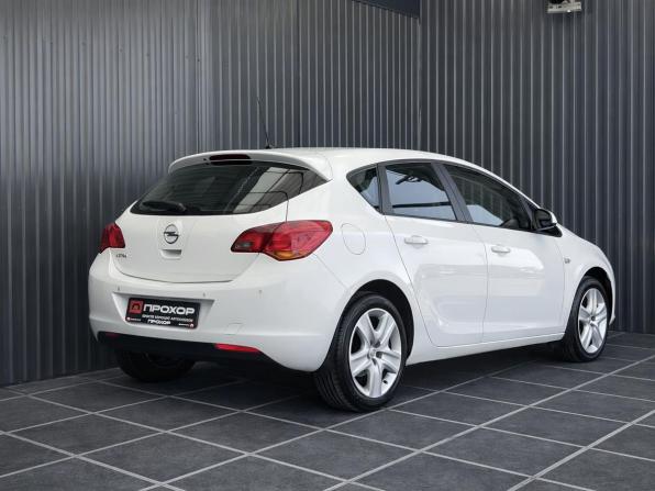 Opel Astra J с пробегом 2011 года, цена 817 000 рублей, 112237 км, хэтчбек, Автокод Объявления