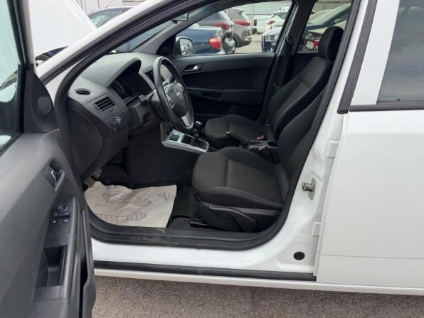 Opel Astra H Рестайлинг с пробегом 2013 года, цена 645 000 рублей, 169378 км, хэтчбек, Автокод Объявления