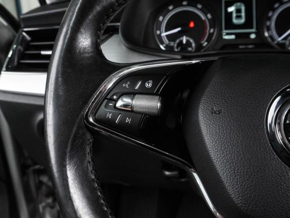 Skoda Rapid II с пробегом 2020 года, цена 1 457 000 рублей, 142153 км, лифтбек, Автокод Объявления