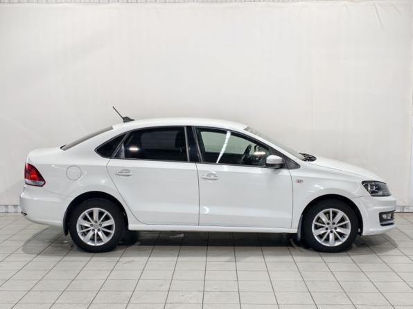 Volkswagen Polo V Рестайлинг с пробегом 2017 года, цена 1 215 000 рублей, 105721 км, седан, Автокод Объявления