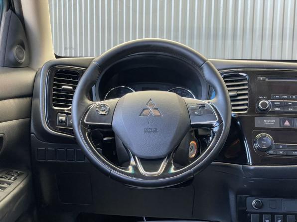 Mitsubishi Outlander III Рестайлинг 2 с пробегом 2017 года, цена 1 857 000 рублей, 135699 км, внедорожник, Автокод Объявления