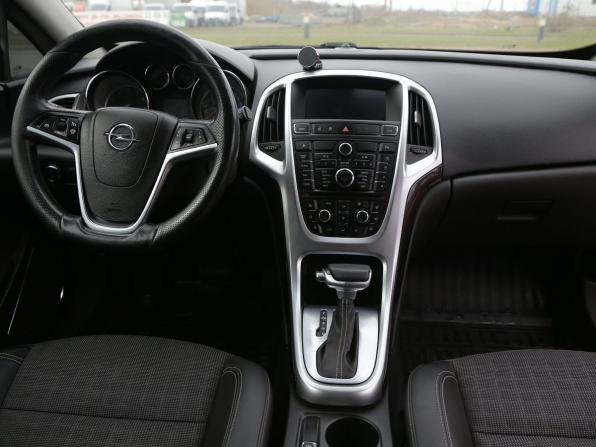 Opel Astra J Рестайлинг с пробегом 2013 года, цена 675 000 рублей, 185000 км, хэтчбек, Автокод Объявления