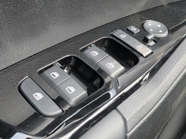 Kia Sportage V с пробегом 2022 года, цена 2 850 000 рублей, 59827 км, внедорожник, Автокод Объявления