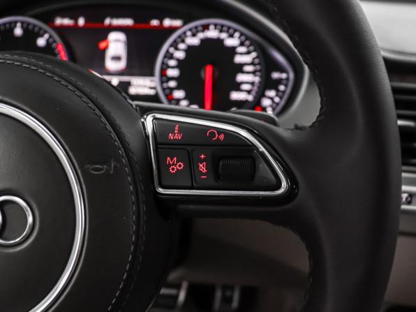 Audi A8 III (D4) Рестайлинг с пробегом 2015 года, цена 2 990 000 рублей, 327834 км, седан, Автокод Объявления