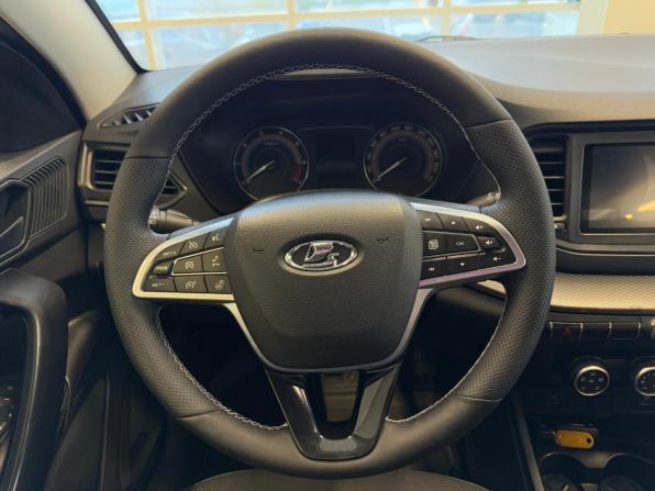 Lada (ВАЗ) Vesta I Рестайлинг (NG) с пробегом 2023 года, цена 950 000 рублей, 94151 км, седан, Автокод Объявления