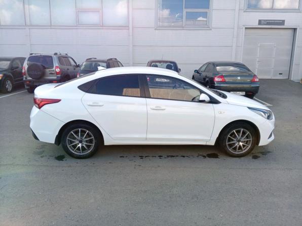 Hyundai Solaris II с пробегом 2017 года, цена 1 150 000 рублей, 120000 км, седан, Автокод Объявления