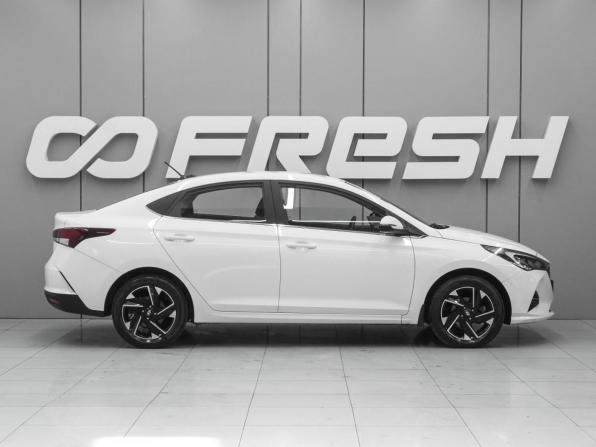Hyundai Solaris II Рестайлинг с пробегом 2021 года, цена 1 830 000 рублей, 77469 км, седан, Автокод Объявления