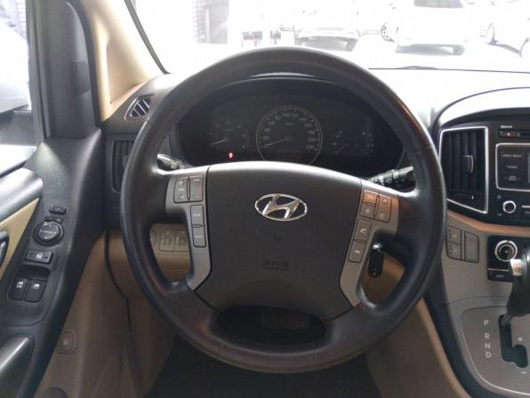 Hyundai H-1 II Рестайлинг 2 с пробегом 2019 года, цена 3 230 000 рублей, 68200 км, минивэн, Автокод Объявления