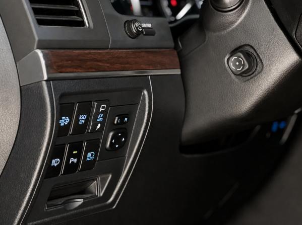 Toyota Land Cruiser 200 Series Рестайлинг 2 с пробегом 2019 года, цена 10 699 000 рублей, 33598 км, внедорожник, Автокод Объявления